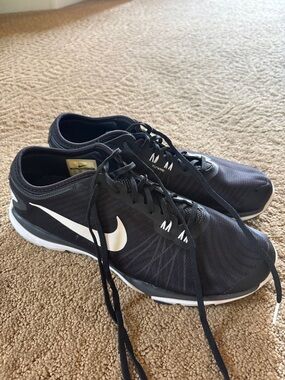 Nike women’s running shoes 11